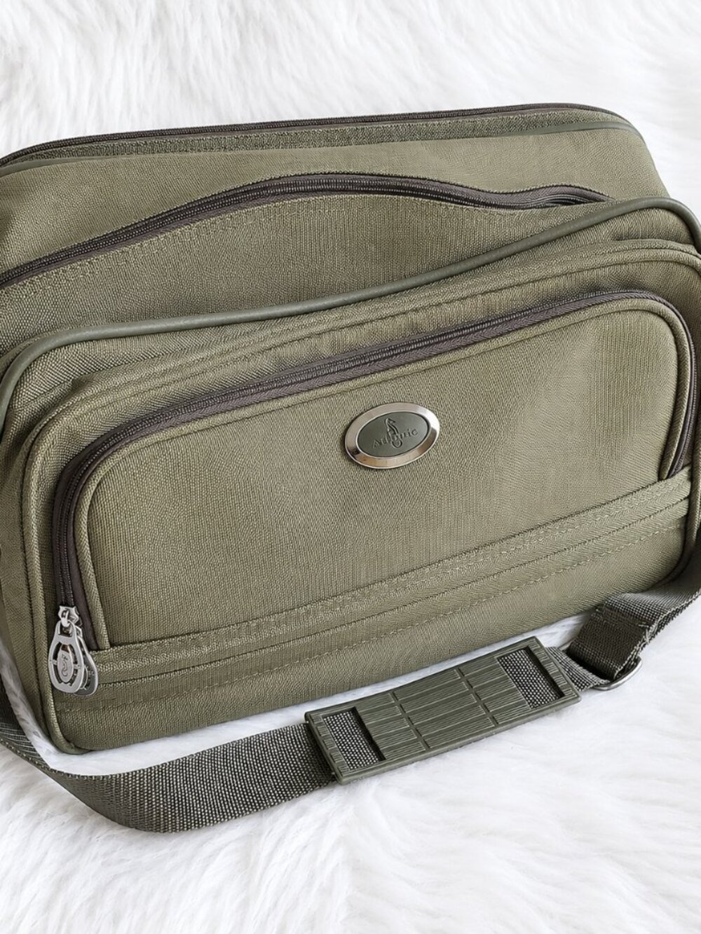 Atlantic Vintage Olive Green Traveler Garment Expandable Carry On Duffle Bag